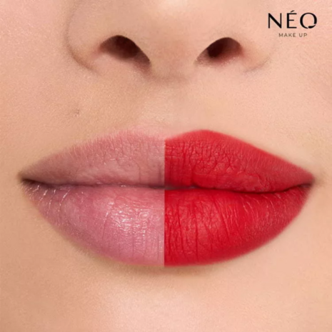 Lipstick: 01 RED CARPET LIPS