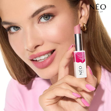 Lipstick:03 CLASSY ROSE MADAME