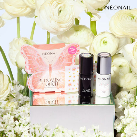 Blooming Touch (+ Free Nail Stickers)