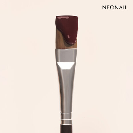 gelpolish in de kleur &#039;Classic  Masterpiece&#039; van NEONAIL - donker rode tint