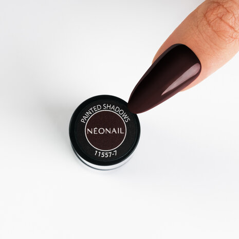 gelpolish in e kleur &#039;Painted Shadows&#039; van NEONAIL - donker bruine tint