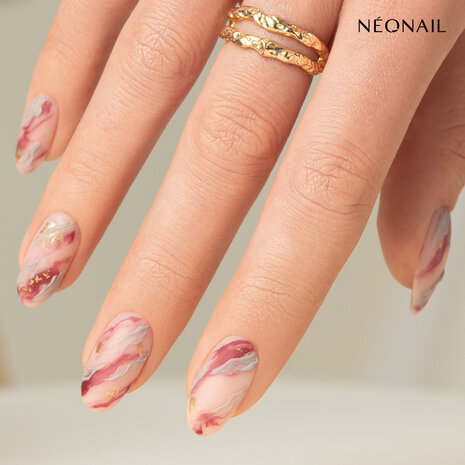 gelpolish in de kleur &#039;Classic  Masterpiece&#039; van NEONAIL - donker rode tint