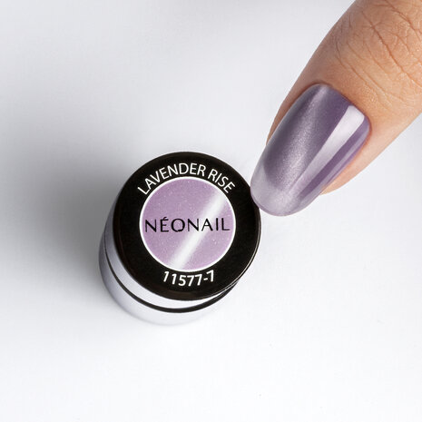 gelpolish in de kleur 'Lavender Rise' van NEONAIL - paarse tint