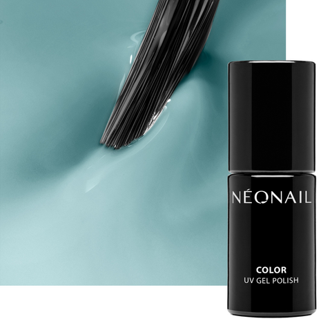 gelpolish van NEONAIL in de kleur 'Brave Sky' - blauwe pastel tint