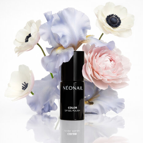 gelpolish van NEONAIL in de kleur 'Brave Sky' - blauwe pastel tint