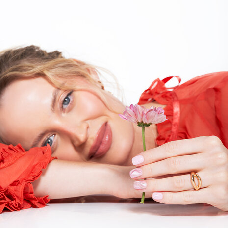 gelpolish in de kleur 'Fierce Rose' van NEONAIL - roze pastel tint