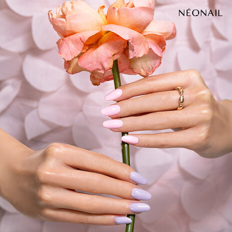 gelpolish in de kleur 'Fierce Rose' van NEONAIL - roze pastel tint