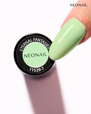 gelpolish in de kleur 'Eternal Fantasies' van NEONAIL - groene tint
