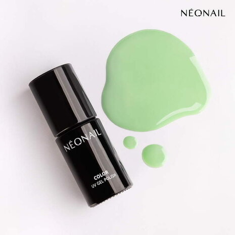 gelpolish in de kleur 'Eternal Fantasies' van NEONAIL - groene tint