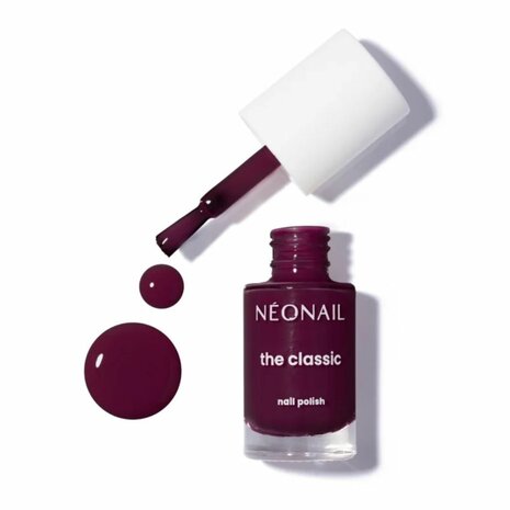 nagellak van NEONAIL in de kleur 'Vintage Red ' - donker rode tint