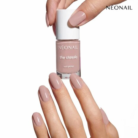 nagellak in de kleur 'Dark Nude' van NEONAIL - beige tint